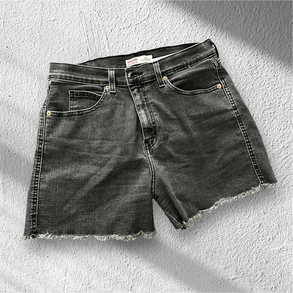 Levi’s Signature Heritage High Rise Shorts - Picture 1 of 4